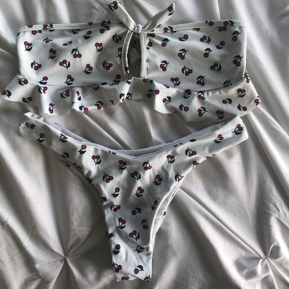 Cherry Bandeau Swimmy